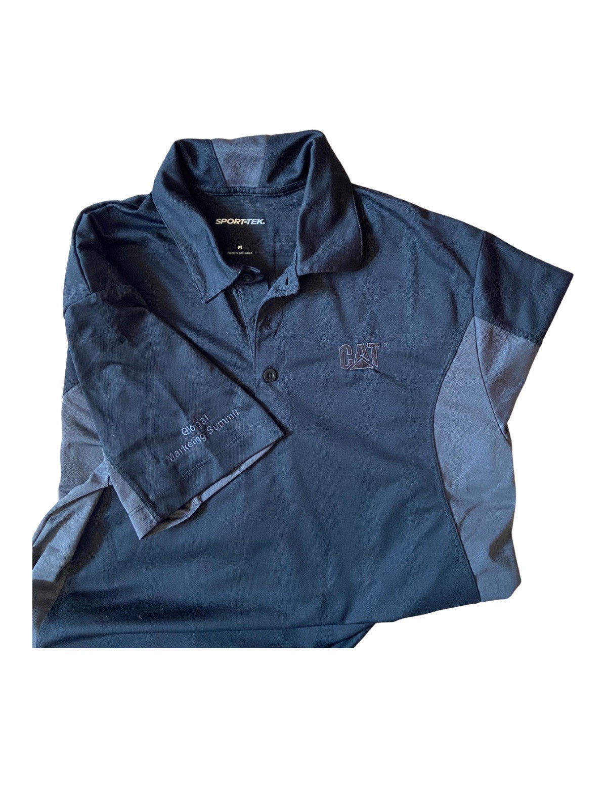 Polera CAT para hombre Talla M elástica usado como nuevo